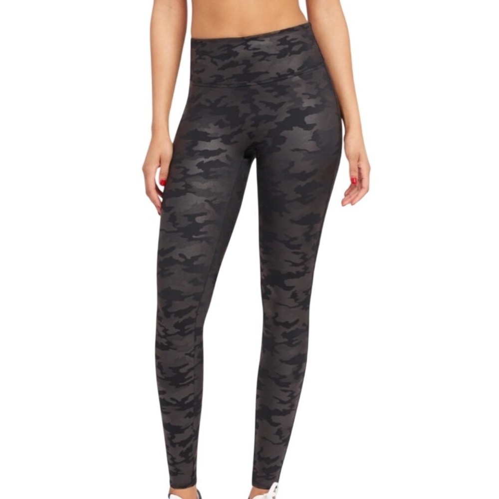 Spanx Faux Leather Camo Leggings Black Tonal High Waisted Shaping Size Large